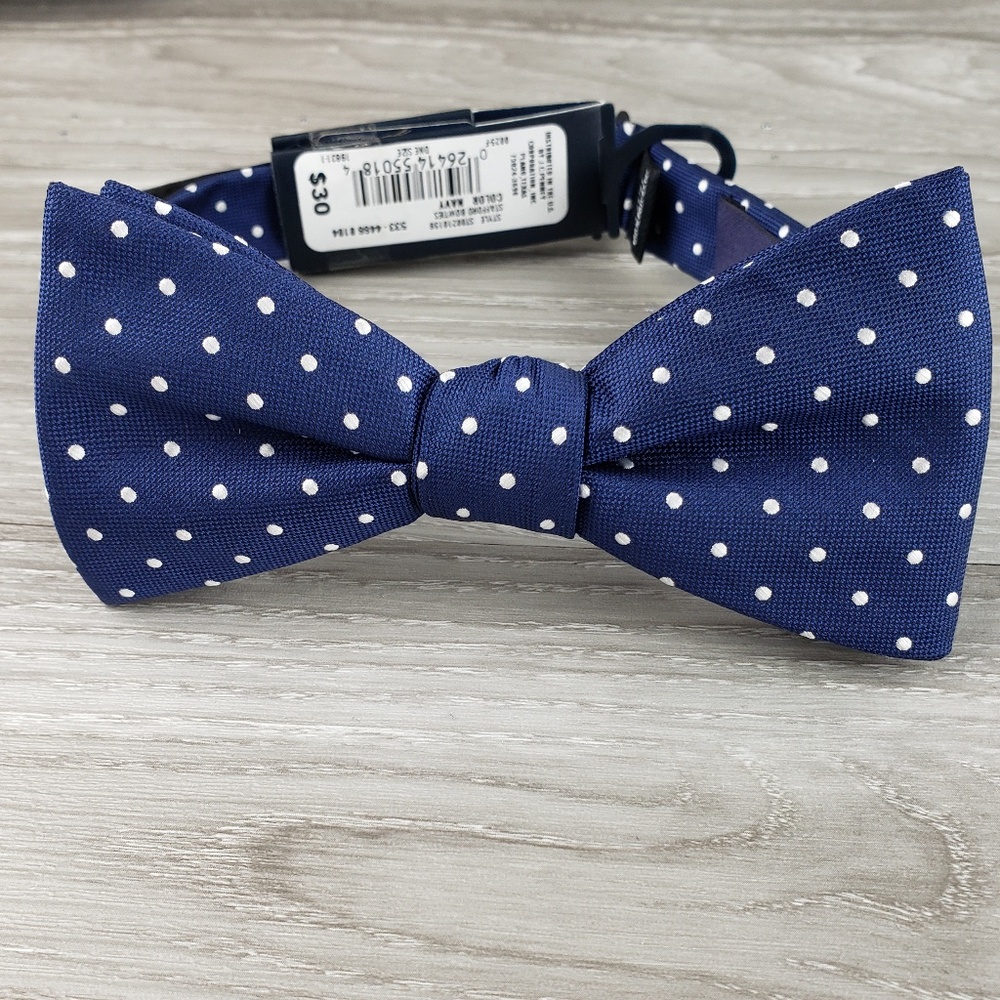 Stafford Bow tie blue polka dots